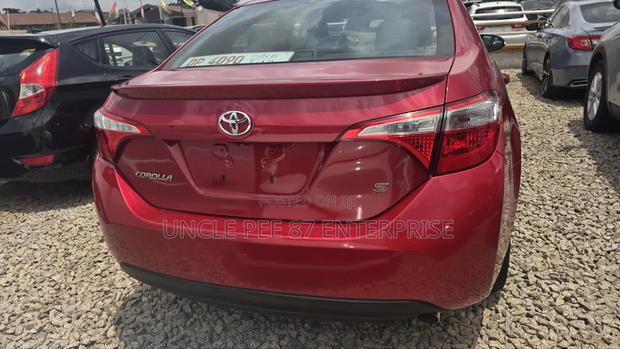 Toyota Corolla S 4dr Sedan (1.8L 4cyl CVT) 2016 Red
