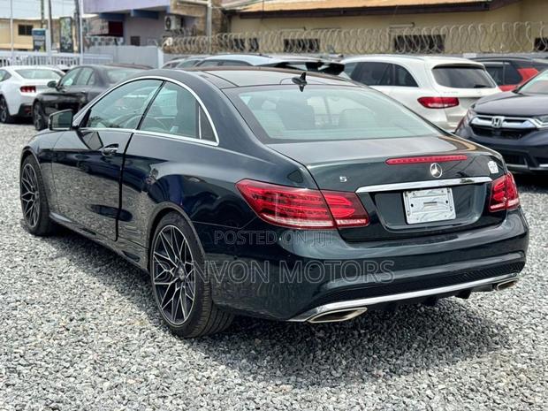 Mercedes-Benz E550 2017 Green