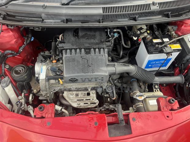 Toyota Belta 2011 Red