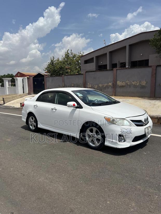 Toyota Corolla S 4dr Sedan (1.8L 4cyl 4A) 2013 White