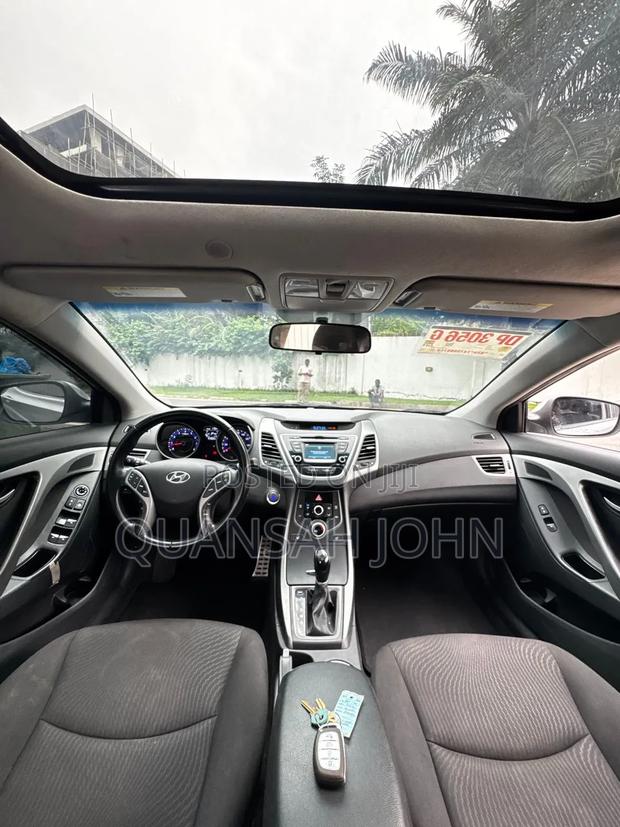 Hyundai Elantra Limited Sedan FWD (1.8L 4cyl 6A) 2016 White