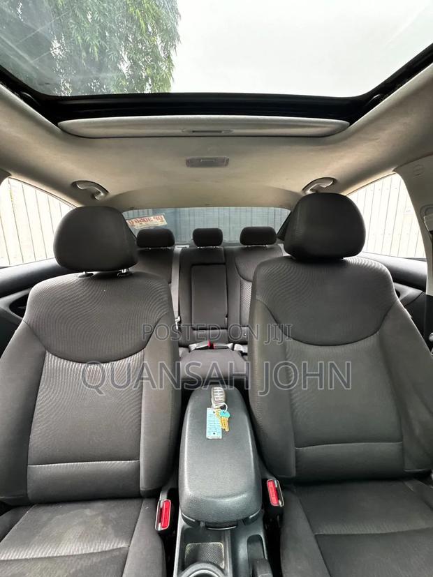 Hyundai Elantra Limited Sedan FWD (1.8L 4cyl 6A) 2016 White
