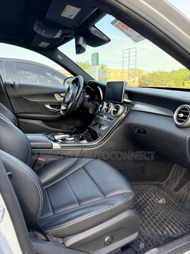 Mercedes-Benz C300 2016 Silver
