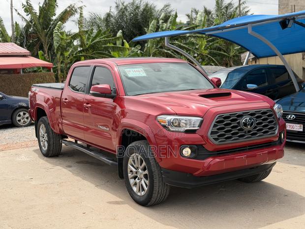 Toyota Tacoma 2023 Red