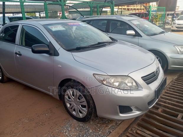 Toyota Corolla Base 4dr Sedan (1.8L 4cyl 5M) 2009 Silver