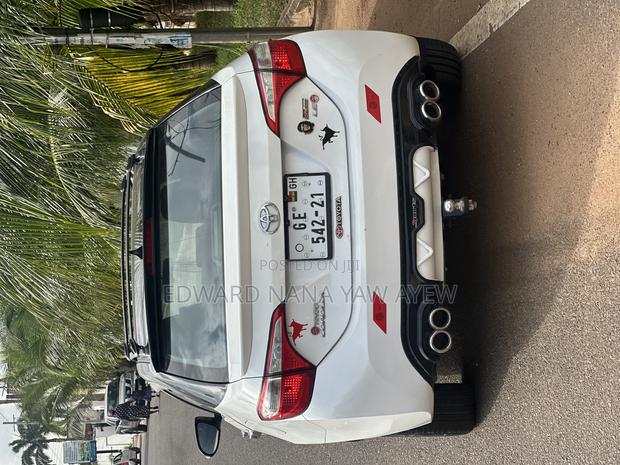 Toyota Corolla LE 4dr Sedan (1.8L 4cyl CVT) 2015 White