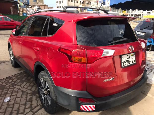Toyota RAV4 XLE 4dr SUV (2.5L 4cyl 6A) 2015 Red