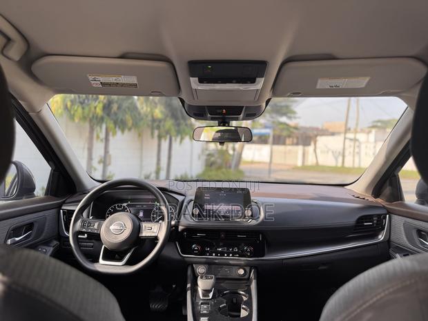 Nissan Rogue SV 2022 Gray