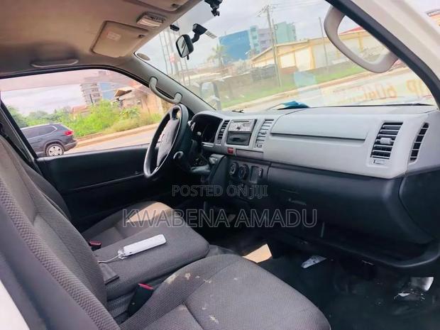 Toyota HiAce SV Premium 2013 White