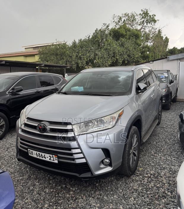 Toyota Highlander XLE 2019 Silver