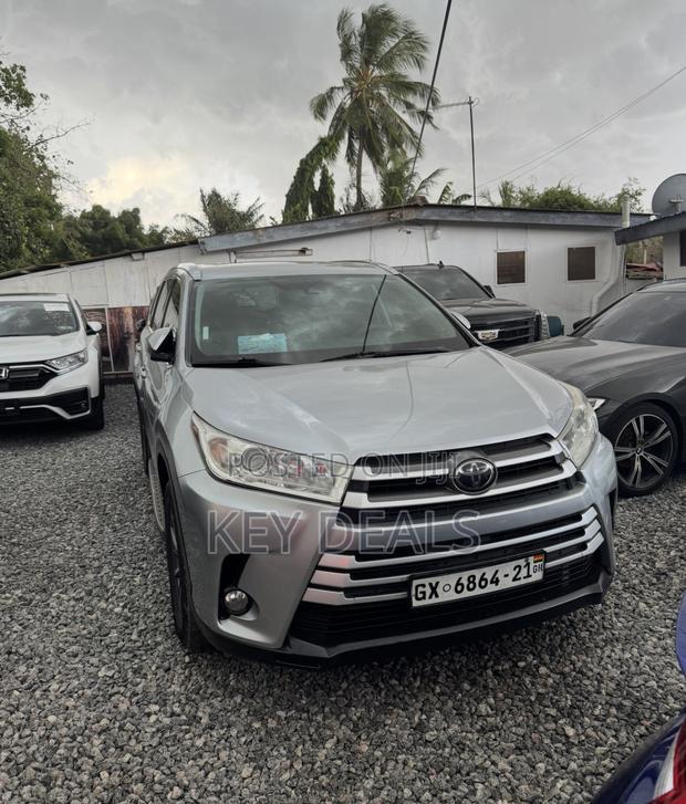 Toyota Highlander XLE 2019 Silver