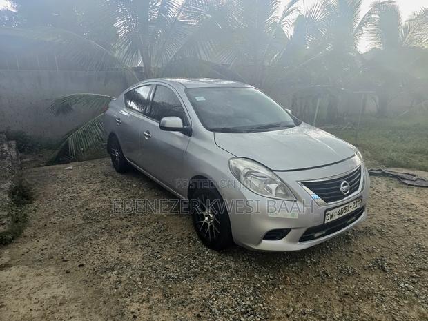 Nissan Versa 2013 Silver