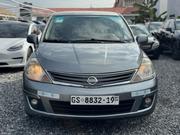 Nissan Versa 1.8 S Hatchback 2012 Gray for sale