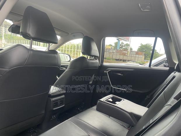 Toyota RAV4 Hybrid 2020 Gray