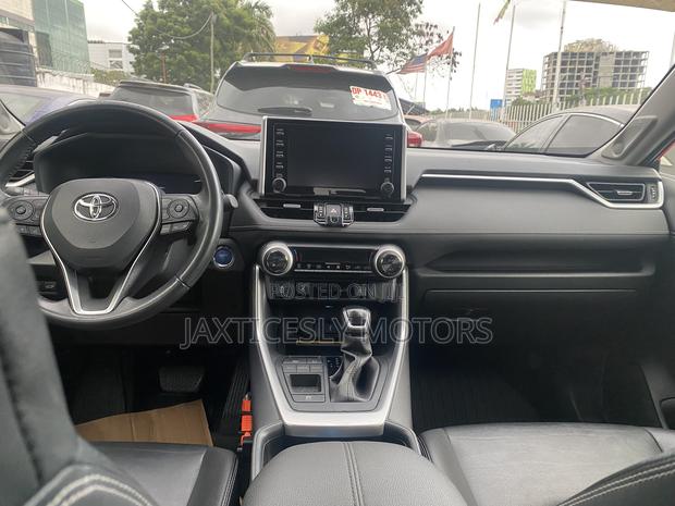 Toyota RAV4 Hybrid 2020 Gray