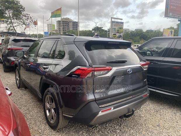 Toyota RAV4 Hybrid 2020 Gray