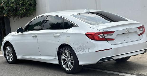 Honda Accord 2018 White