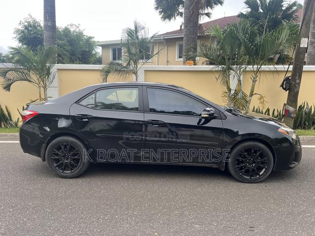 Toyota Corolla S w/Special Edition Pkg (1.8L 4cyl CVT) 2016 Black