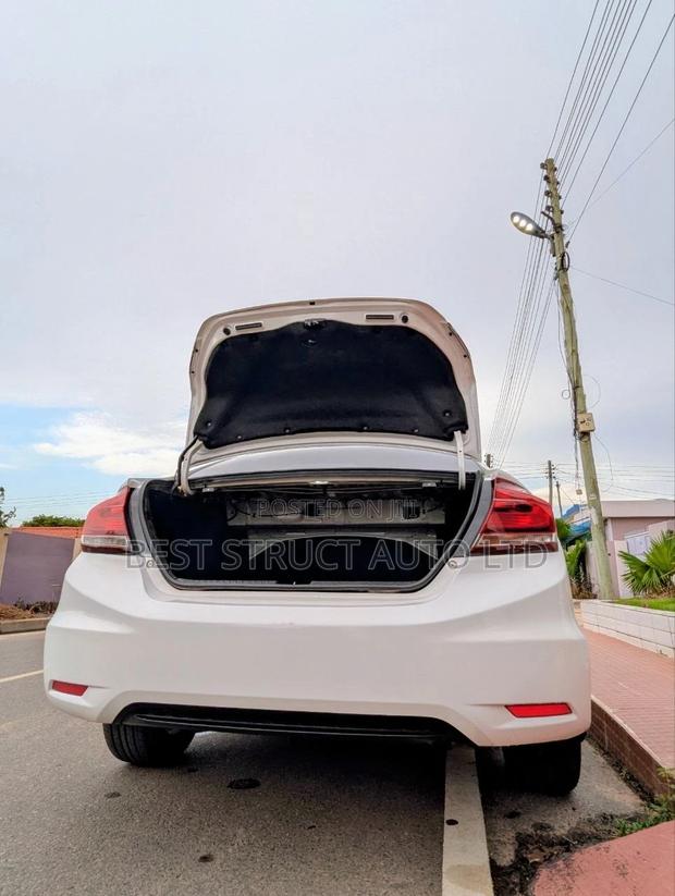 Honda Civic EX-L 4dr Sedan (1.8L 4cyl CVT) 2015 White