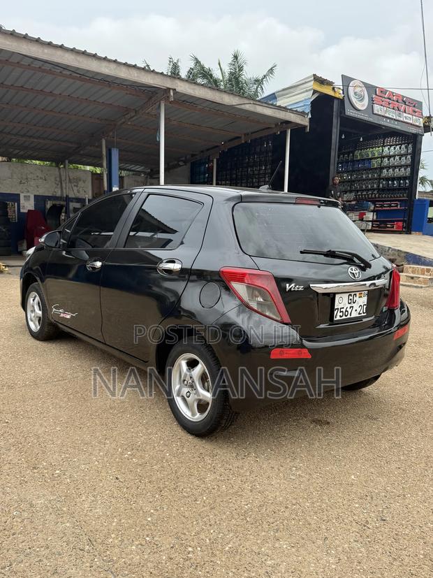 Toyota Vitz 2012 Black