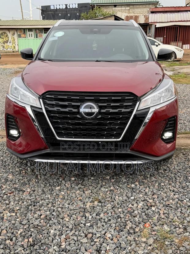 Nissan Kicks S 2023 Red