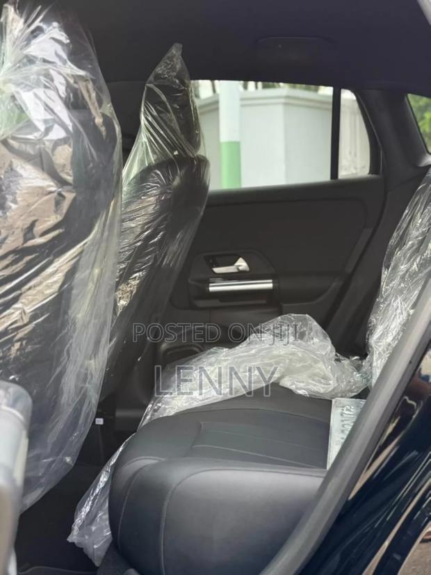 New Mercedes-Benz GLA 250 2025 Black