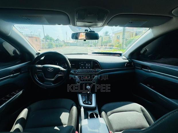 Hyundai Elantra SE 2018 Black