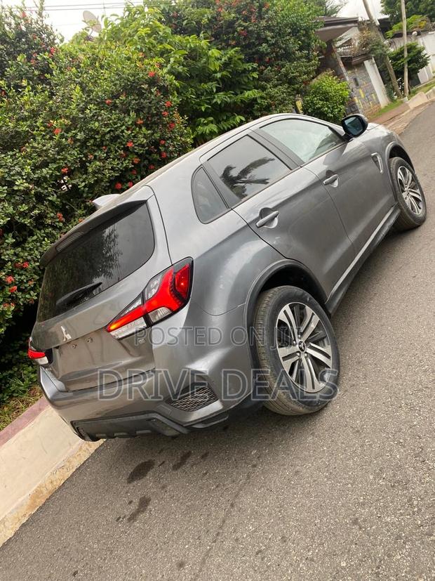 Mitsubishi Outlander SE 2022 Silver