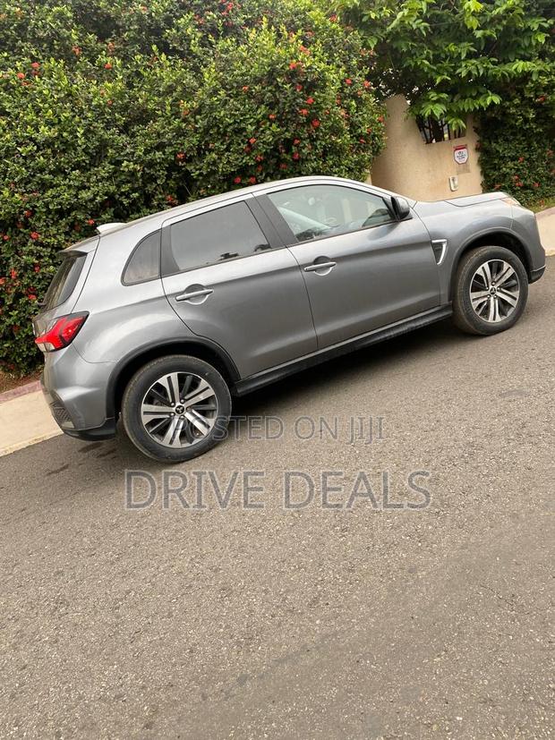Mitsubishi Outlander SE 2022 Silver