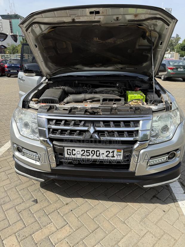 Mitsubishi Pajero V90 3.0 V6 GLS/GLX 2018 Gray