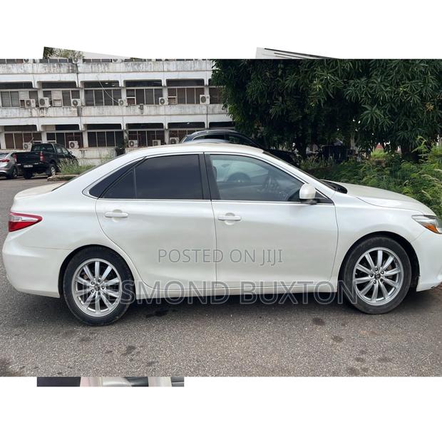 Toyota Camry LE 4dr Sedan (2.5L 4cyl 6A) 2015 White