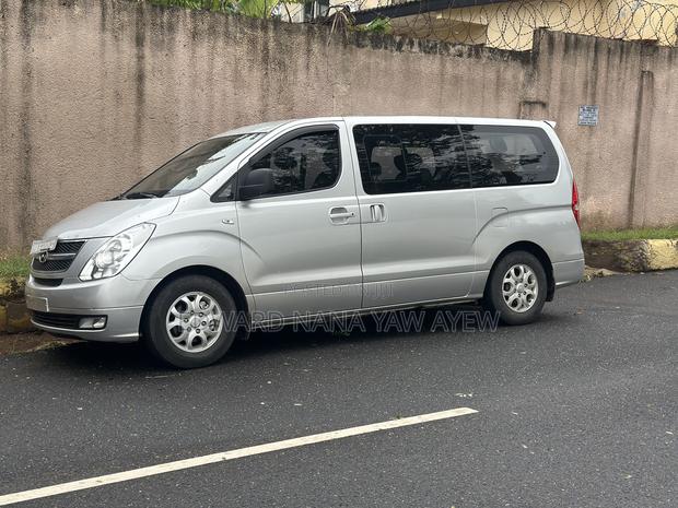 Hyundai H1 2.4 GLS 2010 Gray