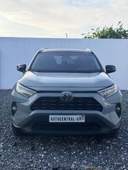 Toyota RAV4 XLE AWD 2020 Gray for sale