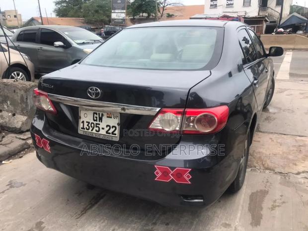 Toyota Corolla LE 4dr Sedan (1.8L 4cyl 4A) 2013 Black