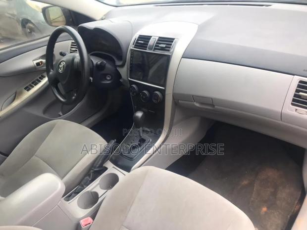 Toyota Corolla LE 4dr Sedan (1.8L 4cyl 4A) 2013 Black