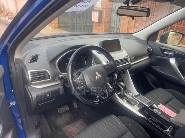Mitsubishi Eclipse 2020 Blue
