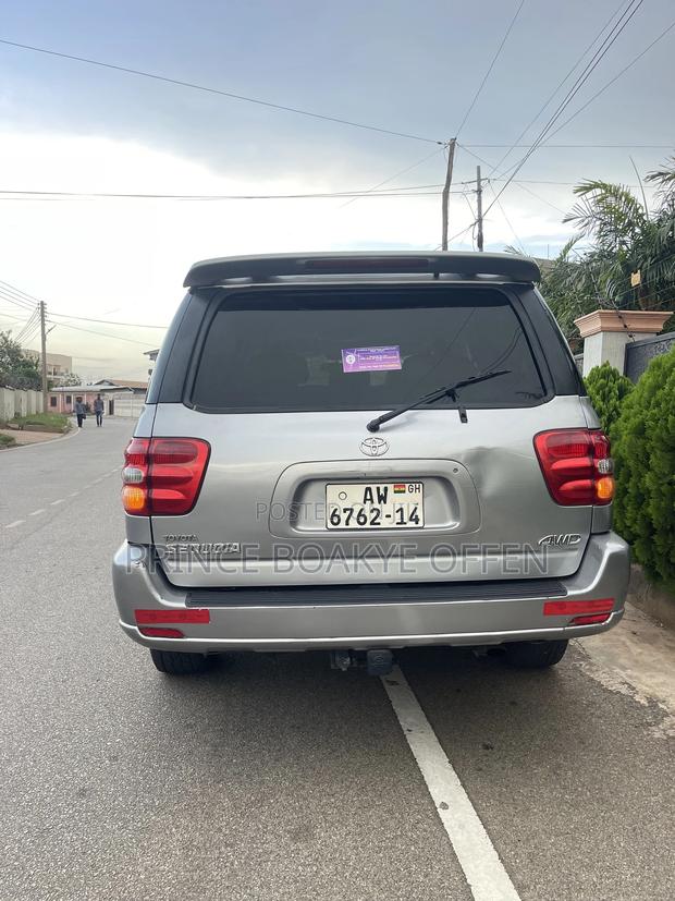 Toyota Sequoia 2010 Silver
