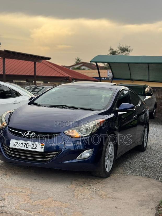 Hyundai Elantra Limited Sedan FWD (1.8L 4cyl 6A) 2013 Black