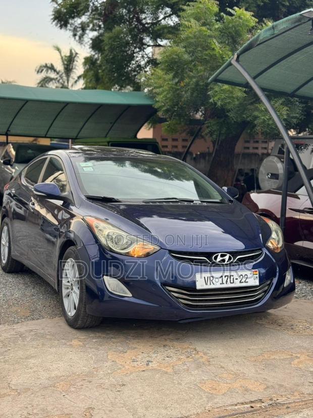 Hyundai Elantra Limited Sedan FWD (1.8L 4cyl 6A) 2013 Black