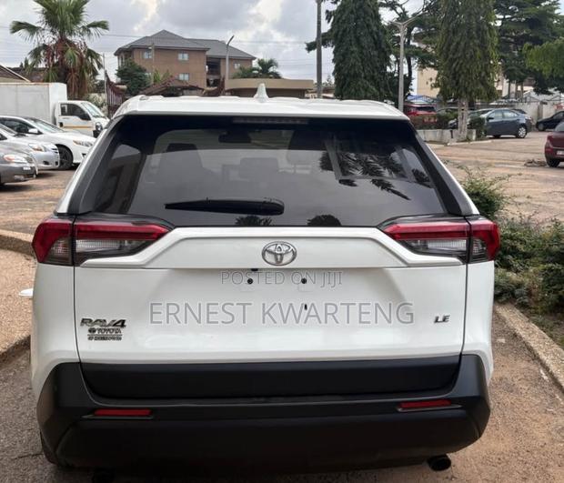 Toyota RAV4 2023 White
