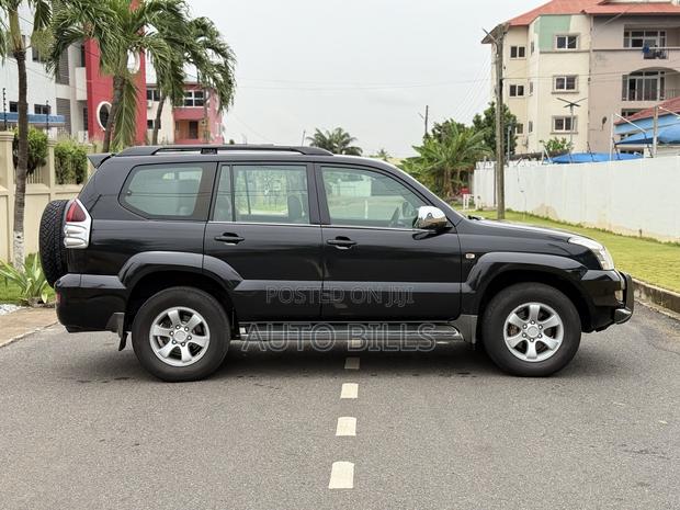 Toyota Land Cruiser 4.0 V6 GX-R 2010 Black