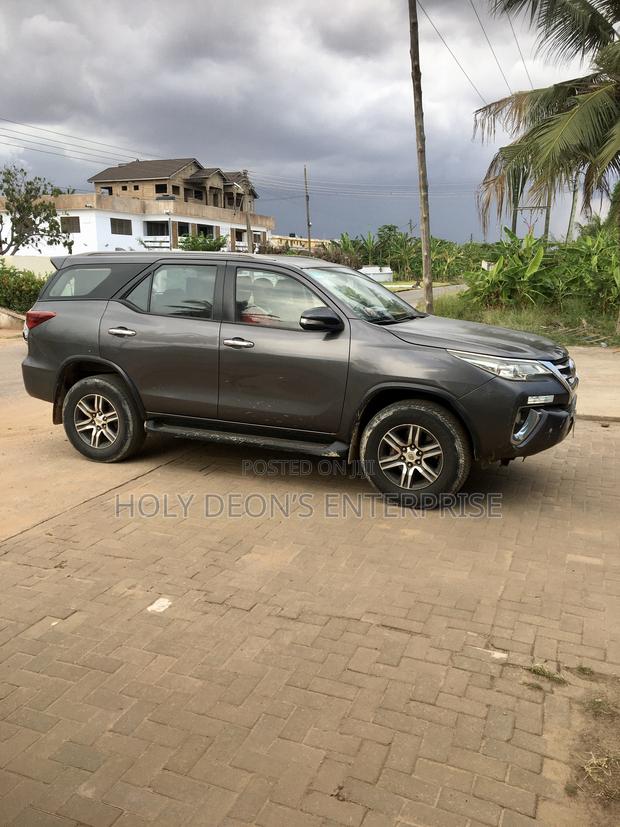 Toyota Fortuner 2.4 D AWD 2016 Gray