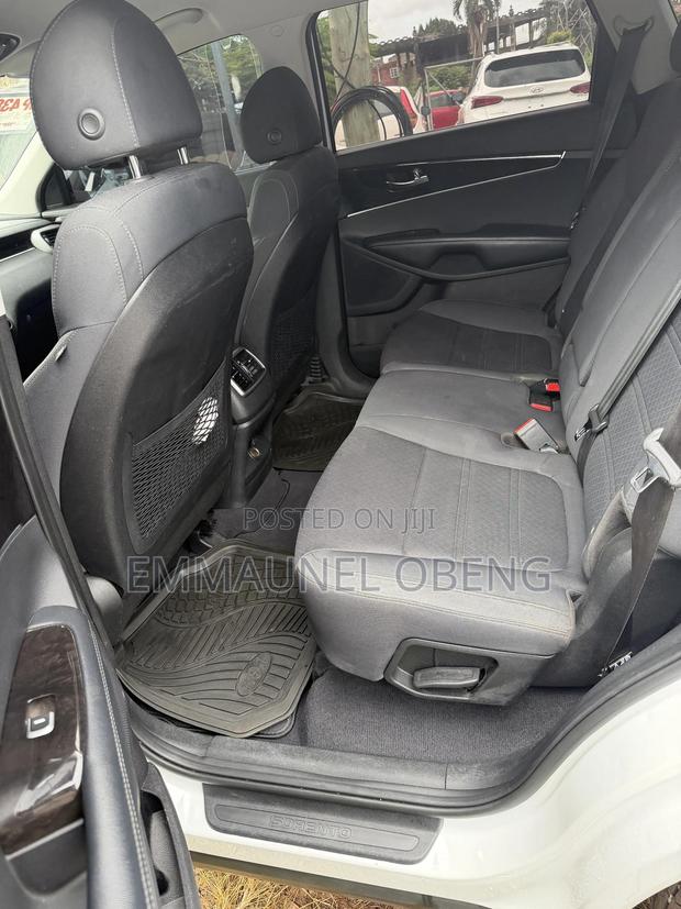 Kia Sorento 2017 White