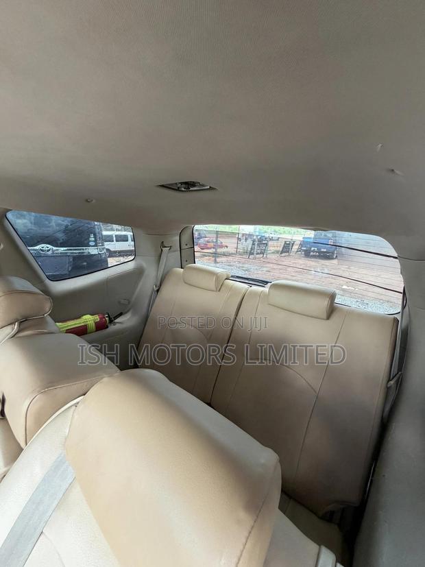 Kia Borrego 2012 Black
