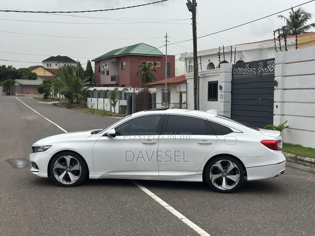 Honda Accord Touring 2.0T 2020 White