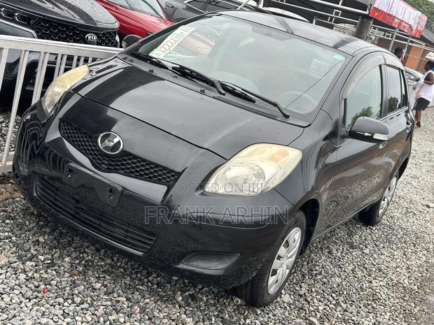 Toyota Vitz 2010 Black