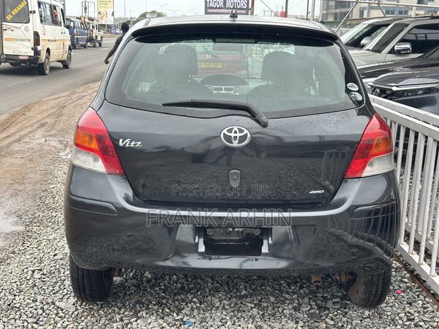 Toyota Vitz 2010 Black