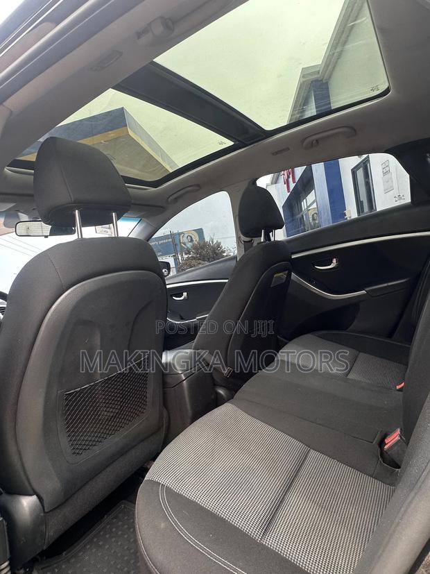 Hyundai Elantra Sport Sedan FWD (2.0L 4cyl 6A) 2016 Black