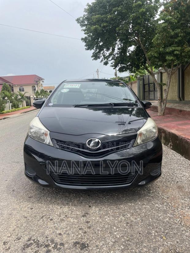 Toyota Vitz 1.3 FWD 5dr 2013 Black