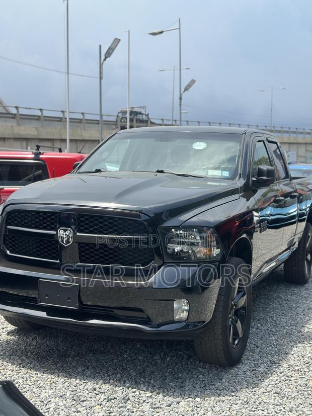 RAM 1500 2023 Black